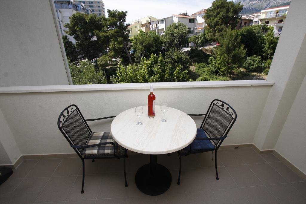 Apartments Neva Makarska Habitación foto