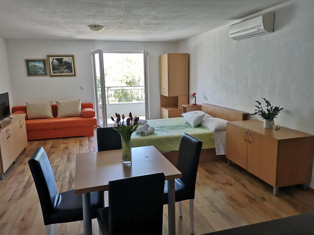 Apartments Neva Makarska Exterior foto